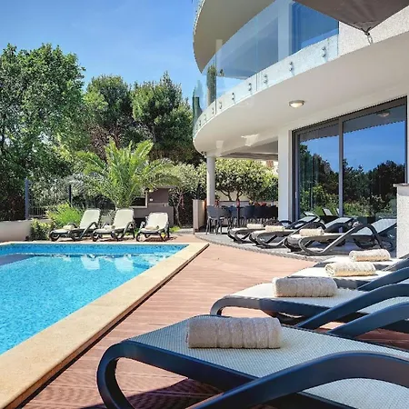 Sunrise Premantur Mit Pool *