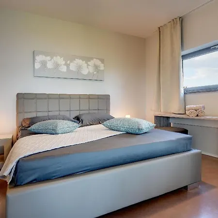 Sunrise Premantur Mit Pool Holiday home Premantura