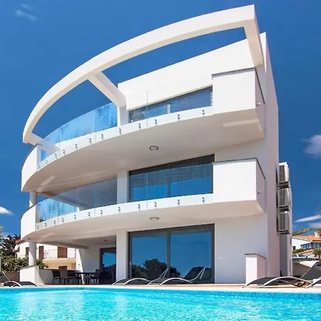 Sunrise Premantur Mit Pool Holiday home *