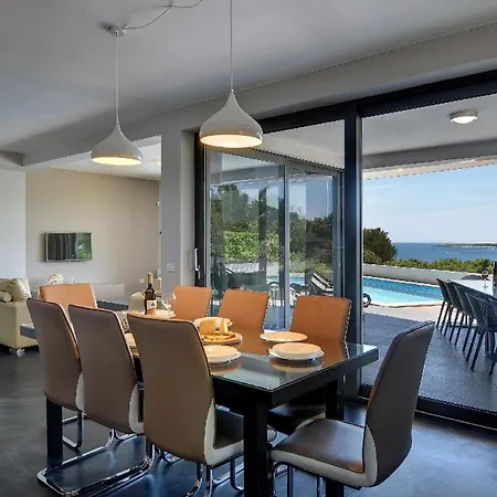 Holiday home Sunrise Premantur Mit Pool *